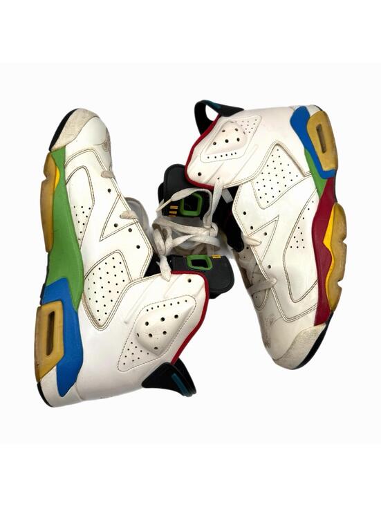 Athletic_Shoes